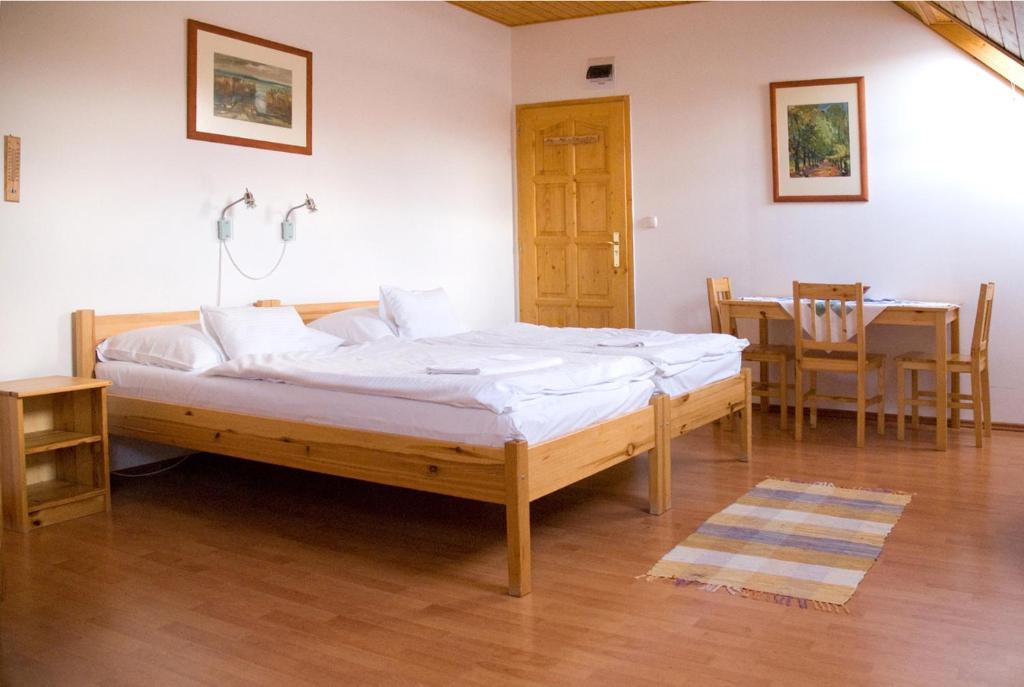 Hotel Haramia Csapszek Es Fogado Szombathely Pokoj fotografie